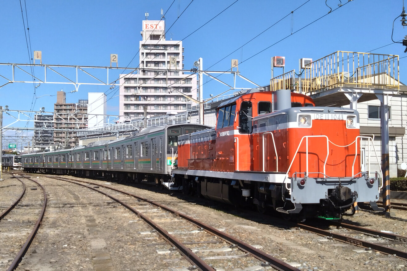 【JR東】ディーゼル機関車と205系連結撮影会の拡大写真