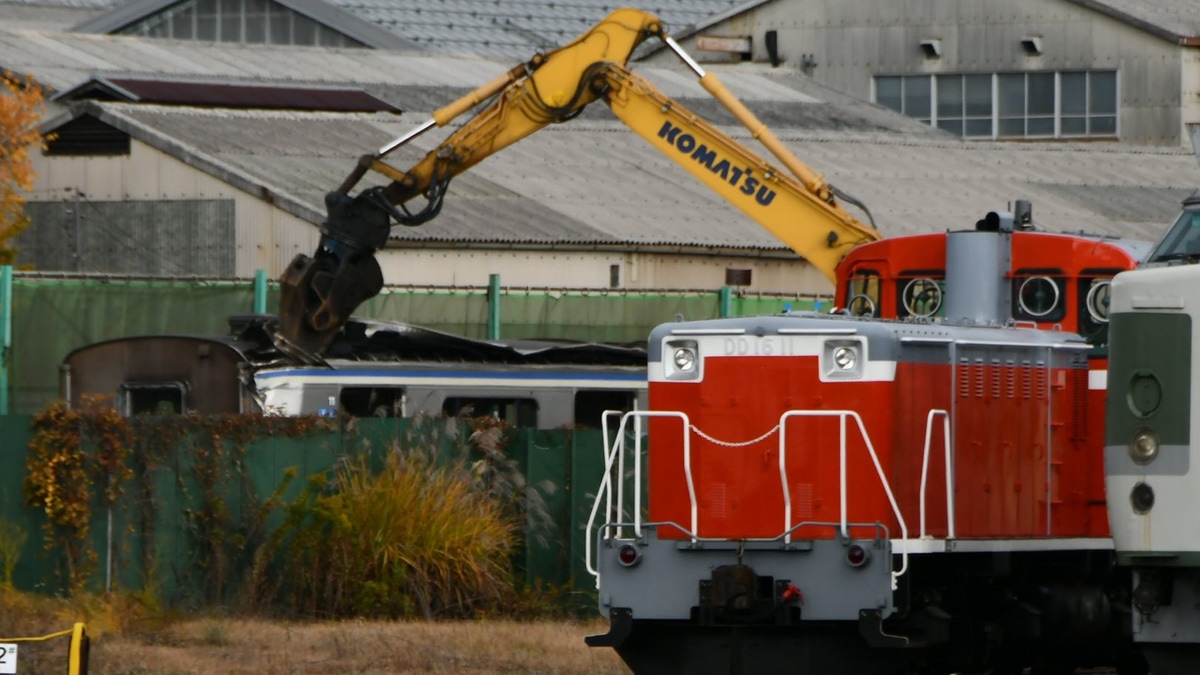 JR東】クハE217-1(E217系量産先行車・トップナンバー解体中） |2nd-train鉄道ニュース