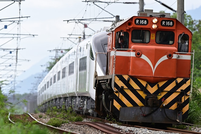 【台鐵】EMU3000型第23編成が輸送を不明で撮影した写真