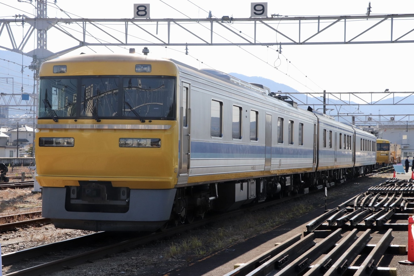 【JR海】「さわやかウォーキング」の鉄道満喫コースで中津川駅でキヤ95系・キヤ97系展示の拡大写真