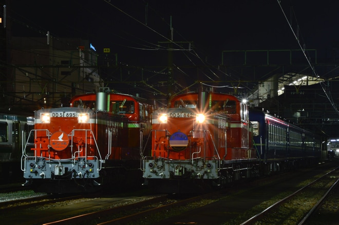 【JR東】「DD51+12系プレミアム夜間撮影会」が開催を高崎駅で撮影した写真