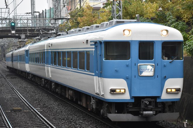 【近鉄】15200系3編成を使用した団体貸切を近鉄京都線内で撮影した写真