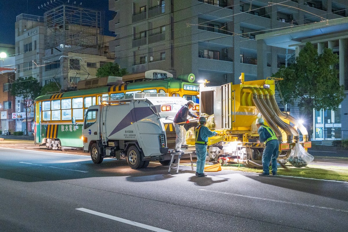 【鹿市交】芝刈り電車運転の拡大写真