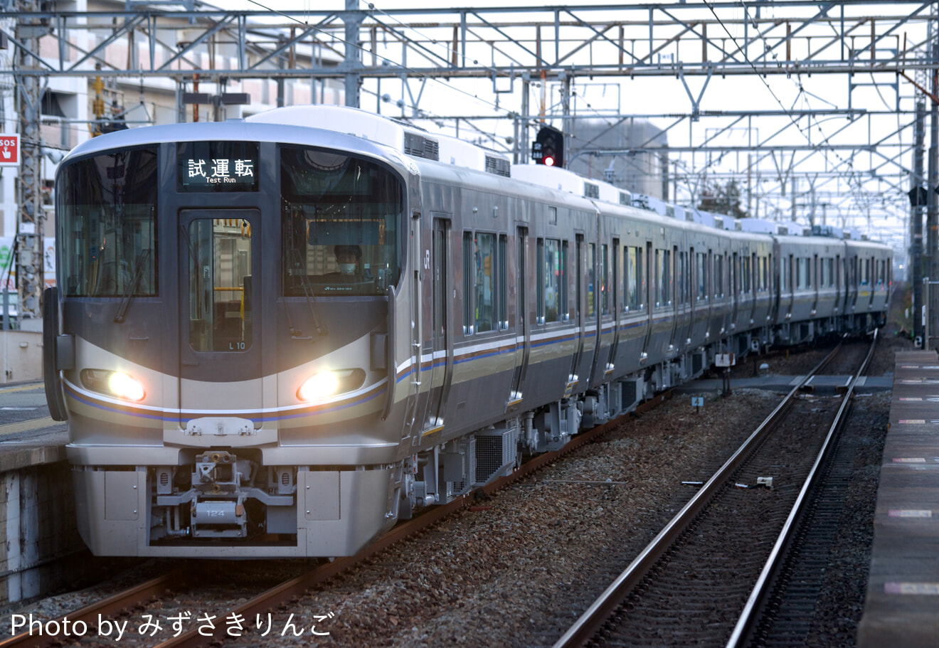 【JR西】225系L10編成本線試運転の拡大写真