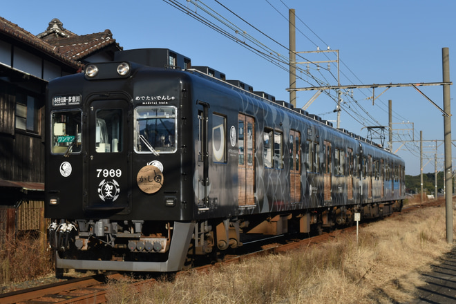 【南海】7100系7195F(めでたいでんしゃ「かしら」)が多奈川線運用に充当を深日町～深日港間で撮影した写真