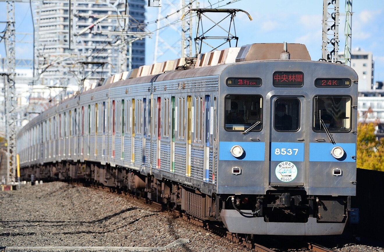 【東急】東武スカイツリーラインでのデジタル無線使用開始に伴い8637Fの東武線乗り入れが終了かの拡大写真