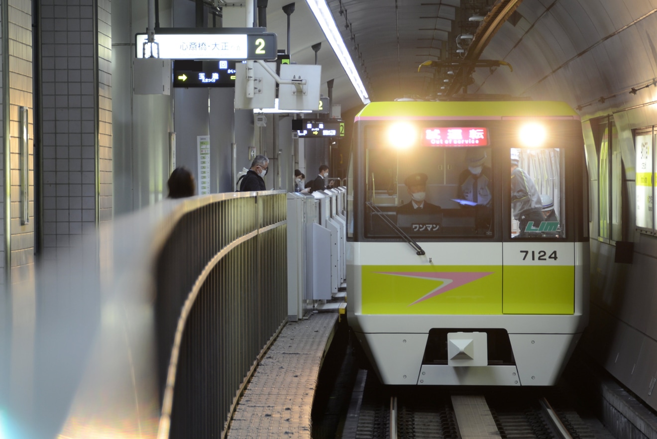 【大阪メトロ】70系 7124Fリニューアル工事を終えて試運転の拡大写真