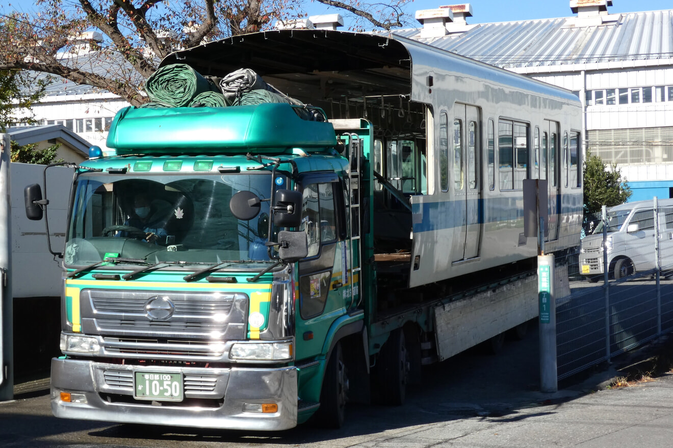 【小田急】8000形8259F(8259×6)新宿方2両 廃車搬出の拡大写真