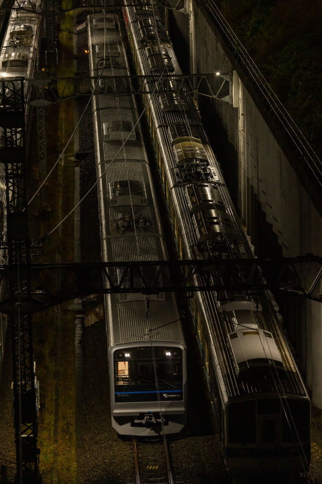 【小田急】3000形リニューアル車3265×6(3265F)が本線へを不明で撮影した写真
