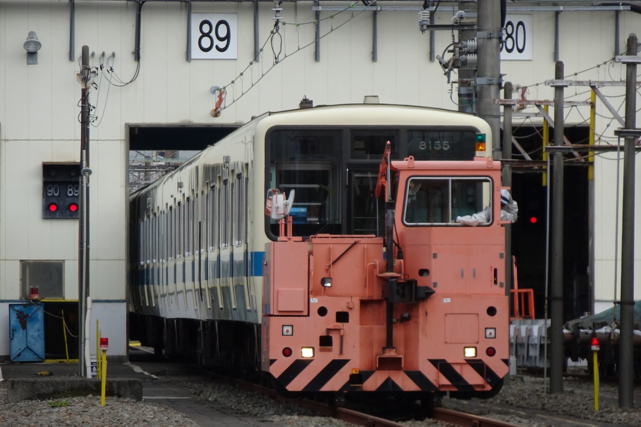 【小田急】8000形8055×4(8055F)廃車に伴うクーラー・部品撤去の拡大写真