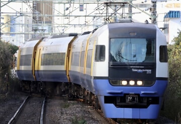 【JR東】～レア物大集合！お宝発見電～E217系乗車体験付き鉄道古物販売会開催に伴う255系送り込み回送