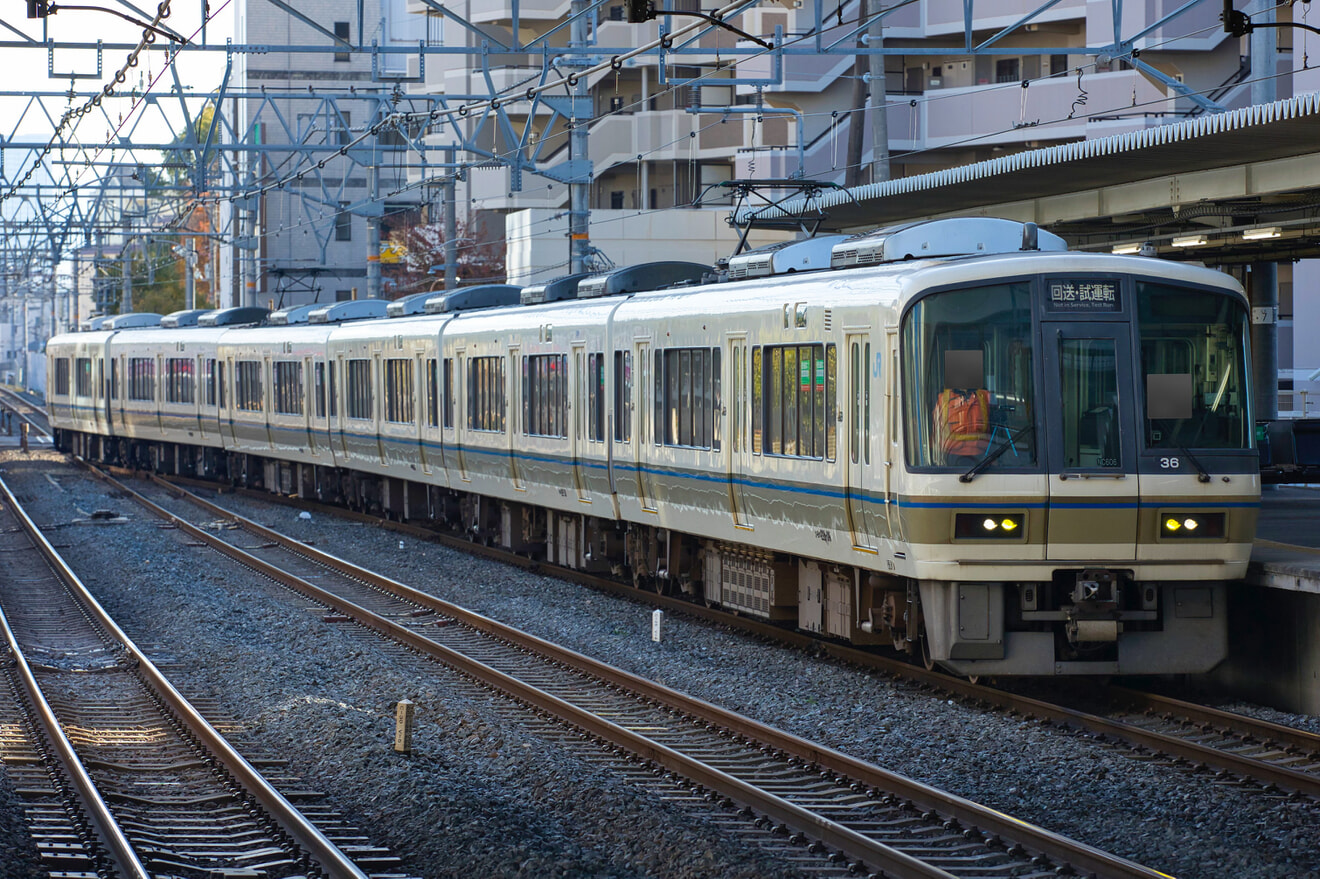 【JR西】車両トラブル後の架線確認列車の拡大写真