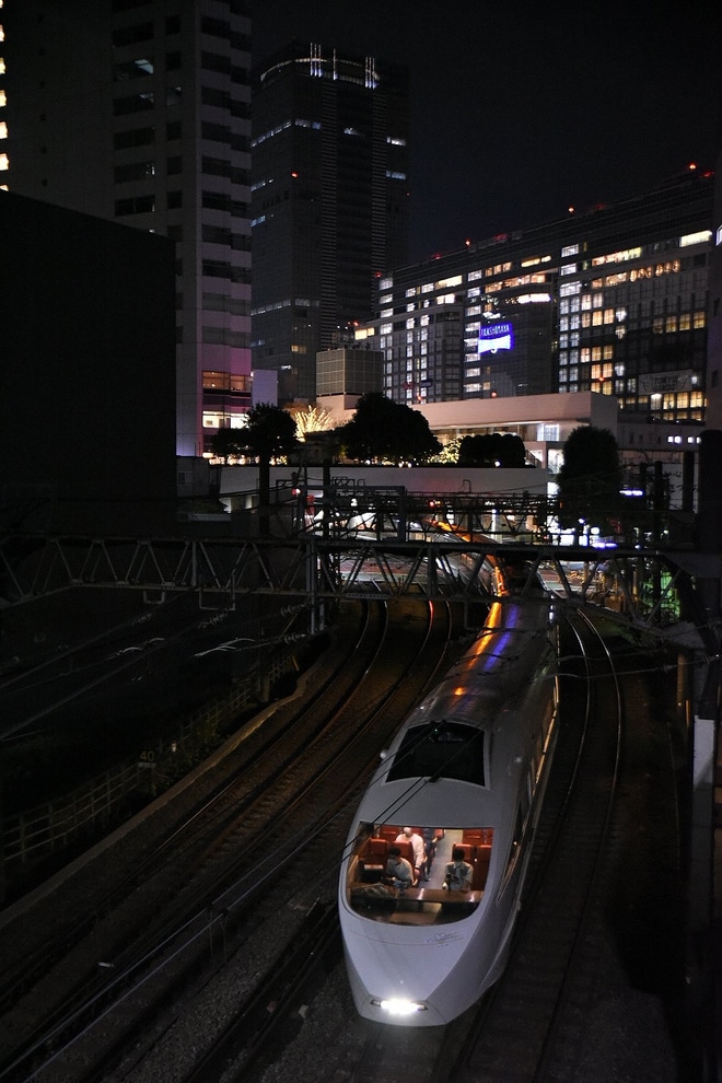 【小田急】「VSEに乗って、5000形増備車の搬入を見に行こう」ツアーに伴う特別団体専用列車