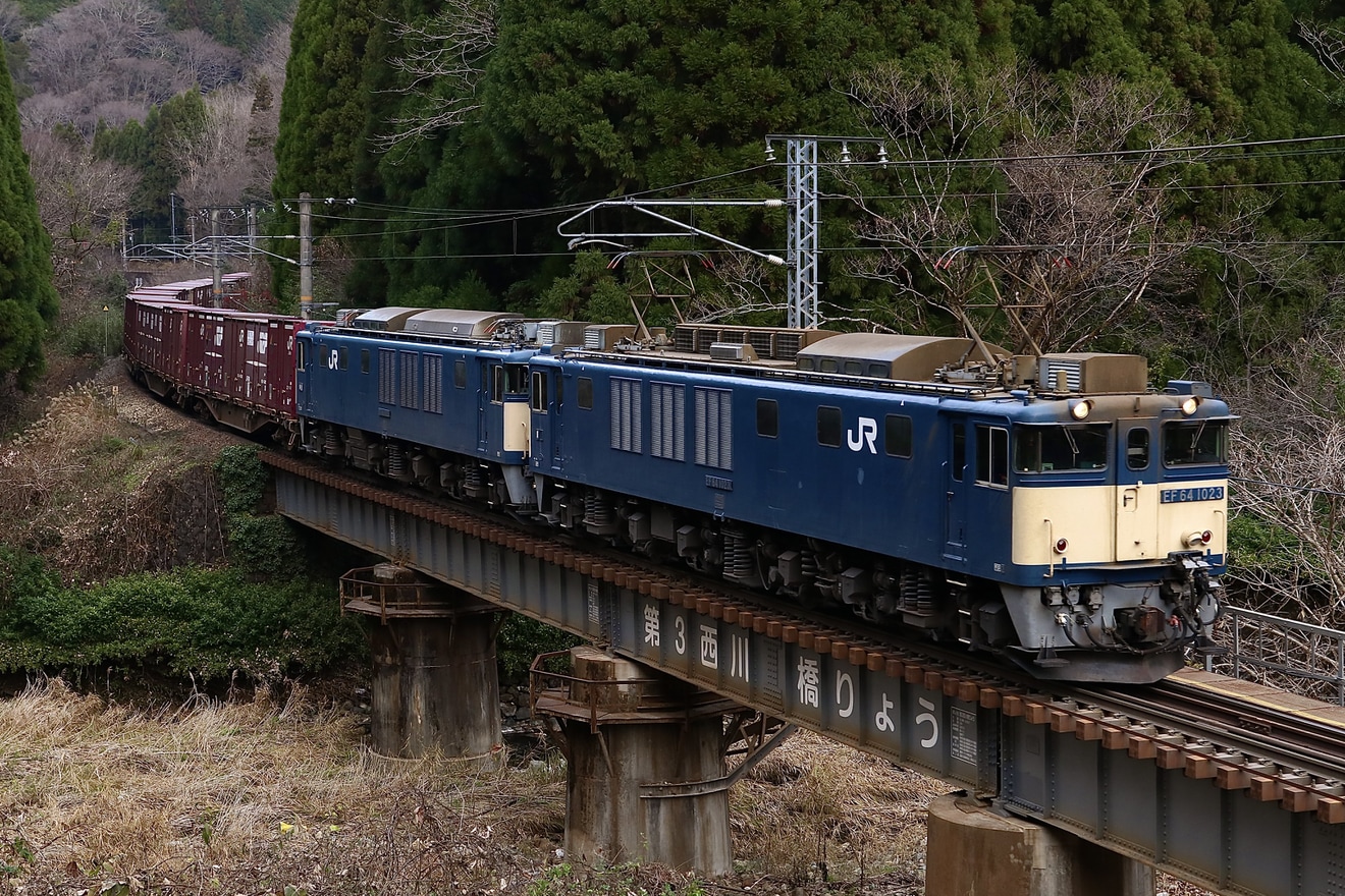 【JR貨】EF64-1023+EF64-1022(次位無動力)の3084レの拡大写真