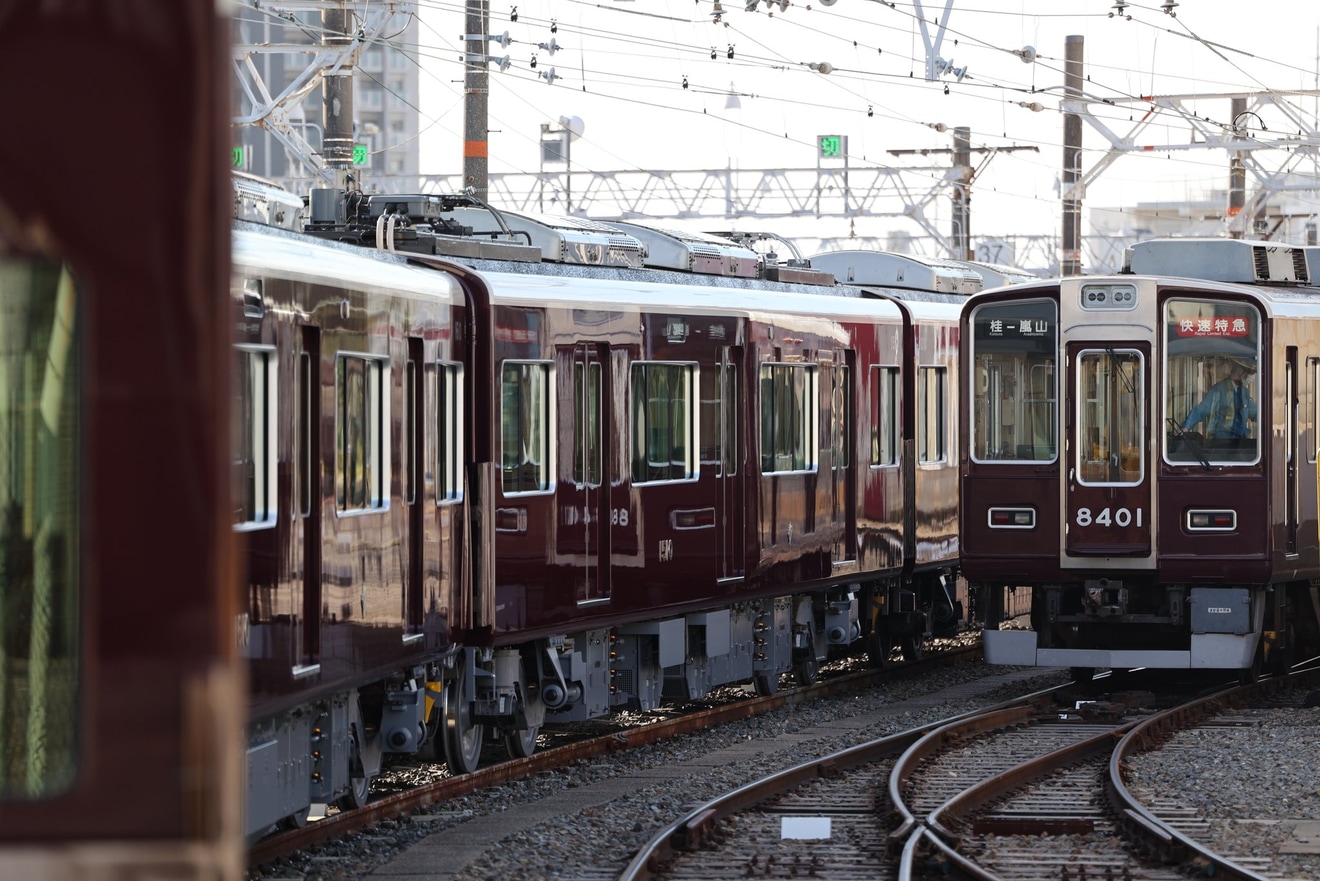 【阪急】8300系8301Fアルナ車両へ入場の拡大写真