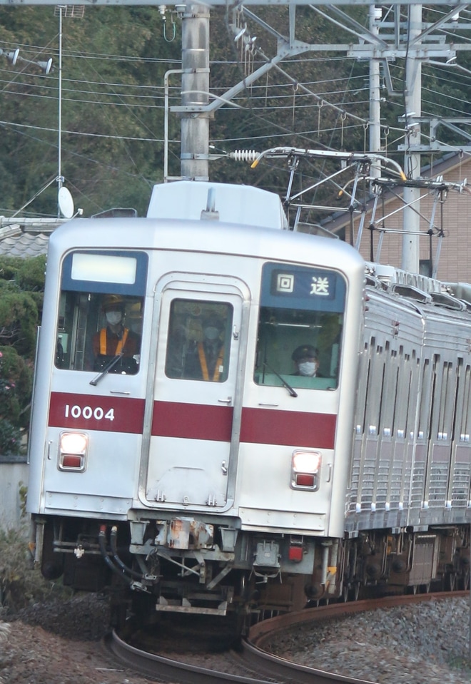 【東武】10000系11004Fが寄居へ回送を不明で撮影した写真