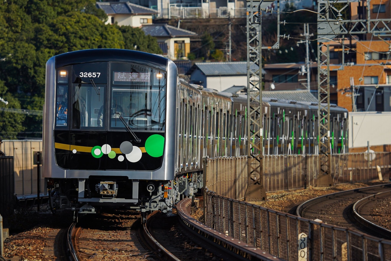 【大阪メトロ】30000A系32657Fけいはんな線で試運転の拡大写真