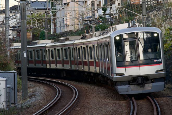 【東急】5050系4102F 日中初の相鉄線内試運転実施を鶴ヶ峰駅で撮影した写真