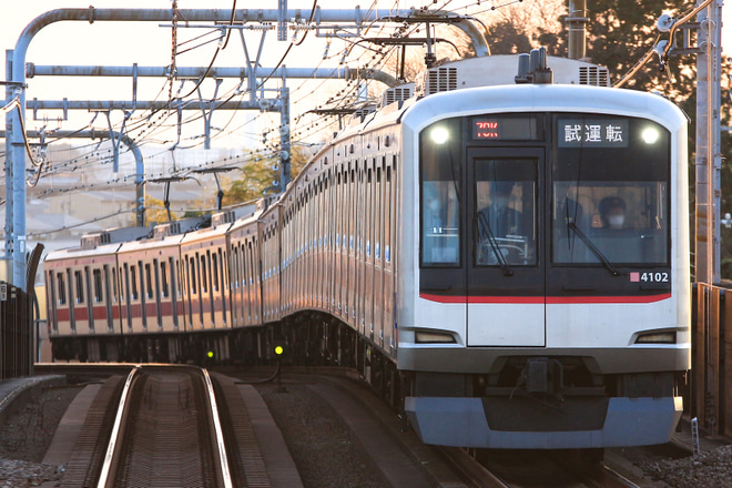 【東急】5050系4102F 日中初の相鉄線内試運転実施をゆめが丘駅で撮影した写真