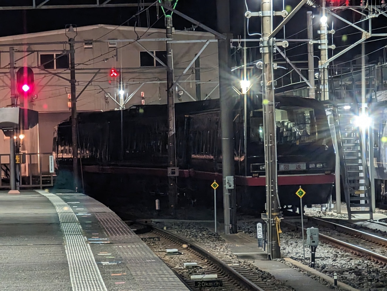 【伊豆急】2100系 R-4編成「黒船電車」が修理中の拡大写真