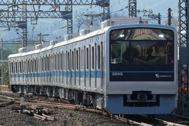 【小田急】3000形3265F(3265×6)定期検査明け確認試運転を新松田駅で撮影した写真