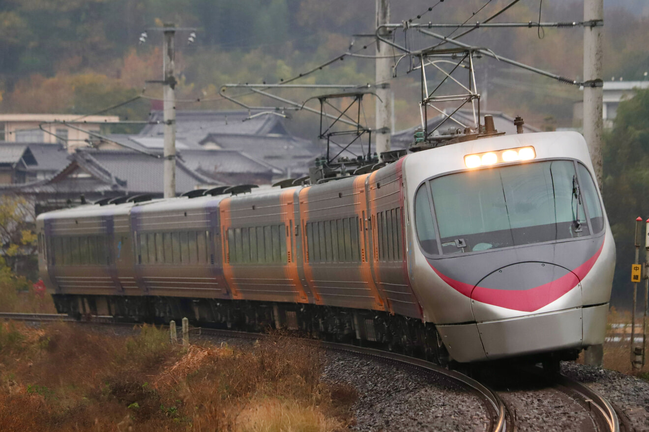 【JR四】8000系で行く「予讃線電化区間破日帰りツアー」の拡大写真