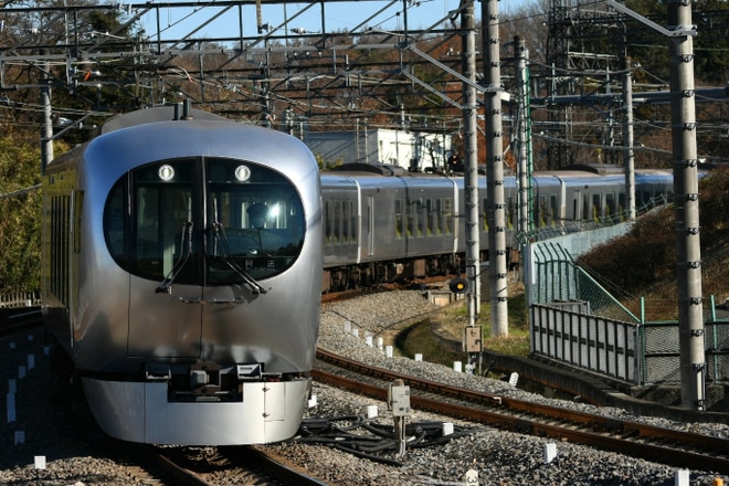 【西武】001系001-B1F武蔵丘車両検修場入場回送を入間市駅で撮影した写真