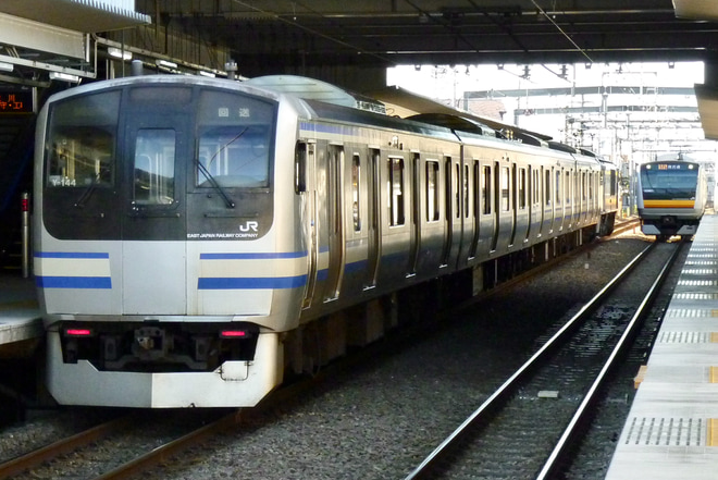 【JR東】E217系クラY-144編成 配給輸送を西府駅で撮影した写真