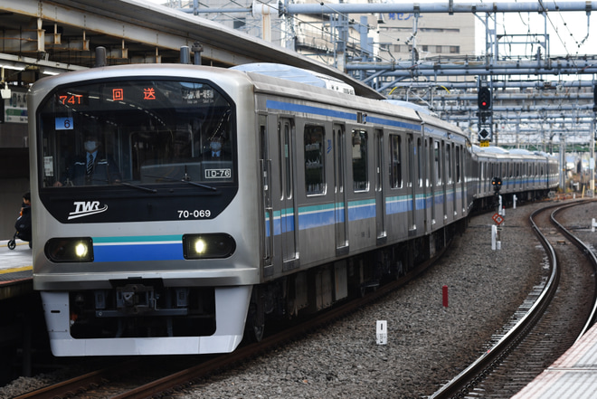 【東臨】70-000形Z6編成(70-060F) 東京総合車両センター出場回送を大崎駅で撮影した写真