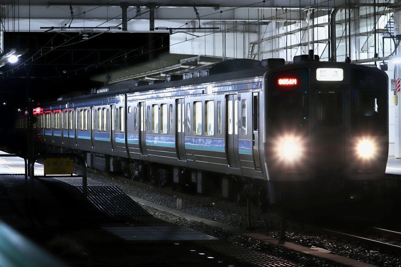 【JR東】八高線霜取り列車で211系N604編成が八高線へ(202212)の拡大写真