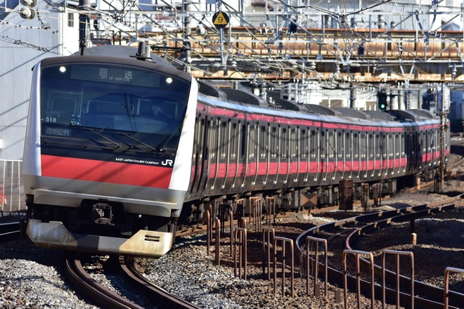 【JR東】E233系ケヨ518編成東京総合車両センター入場回送を船橋～市川間で撮影した写真