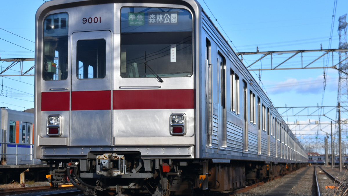 東武】9000系9101F「11004編成取外品 他編成への使用禁止」シール貼り