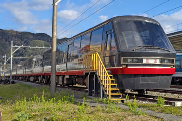 【伊豆急】2100系R-4編成 黒船電車が伊豆急下田へ疎開