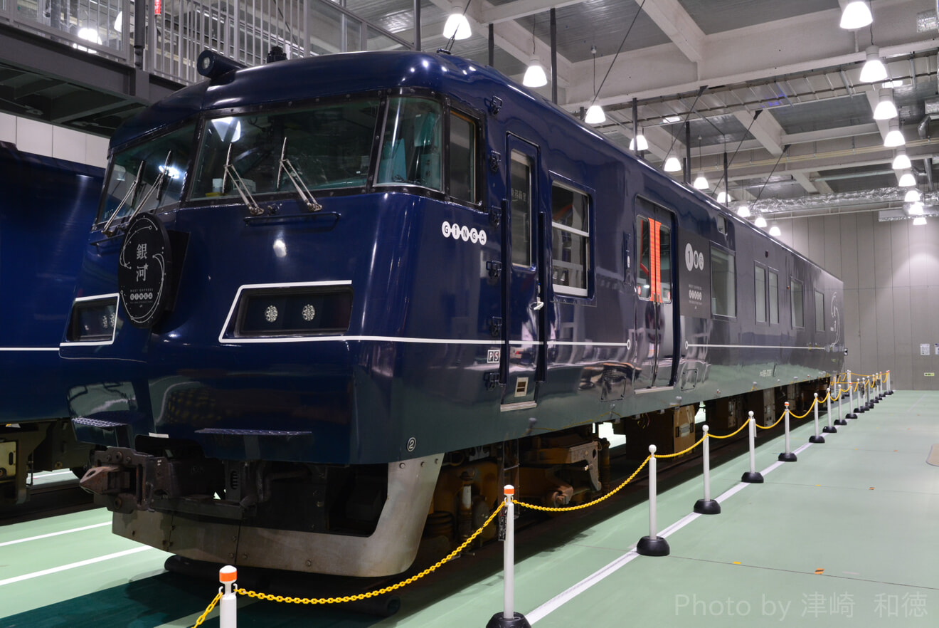 【JR西】117系M117編成「WEST EXPRESS 銀河」が展示の拡大写真