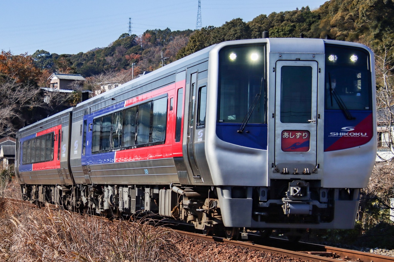 【JR四】特急「あしずり」増結と2000系松山車による代走運転の拡大写真