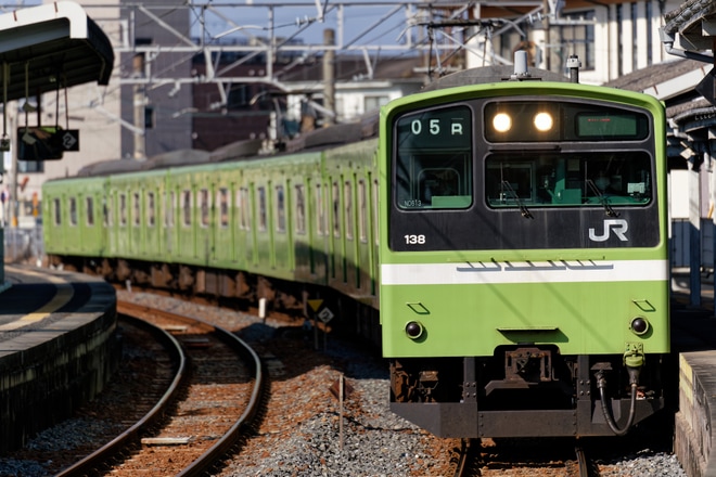【JR西】桜井線正月多客臨(土休日ダイヤ) 201系等が充当を京終駅で撮影した写真
