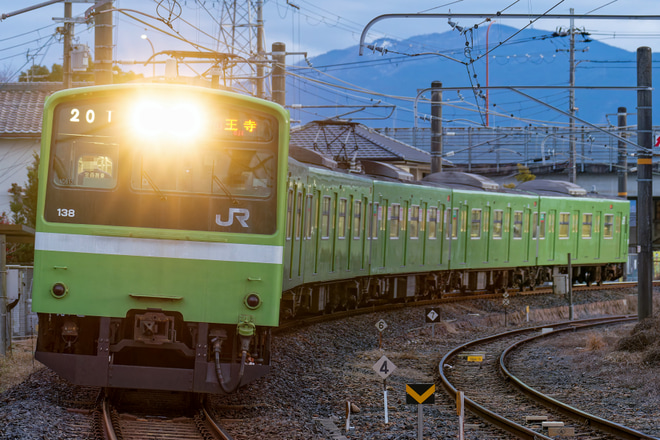 【JR西】201系ND613編成 227系の和歌山線運用を代走を畠田～王寺間で撮影した写真