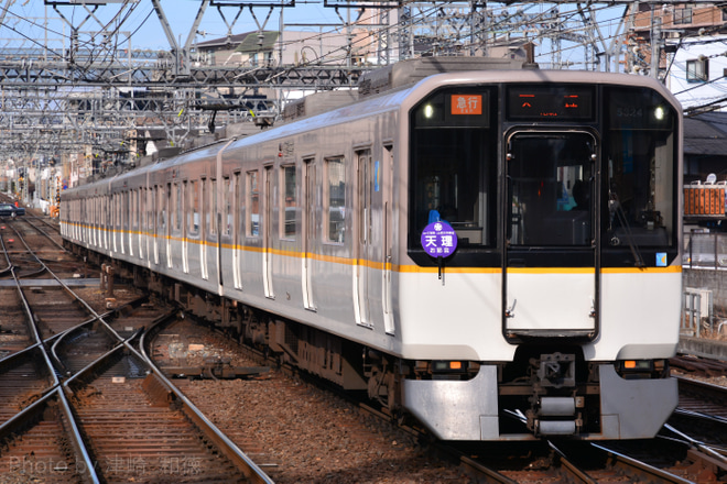 【近鉄】5820系DH24にお節会ヘッドマークを大和西大寺駅で撮影した写真