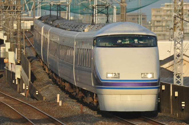 【JR東】特急「スペーシア八王子きぬ」を臨時運行を西浦和駅で撮影した写真