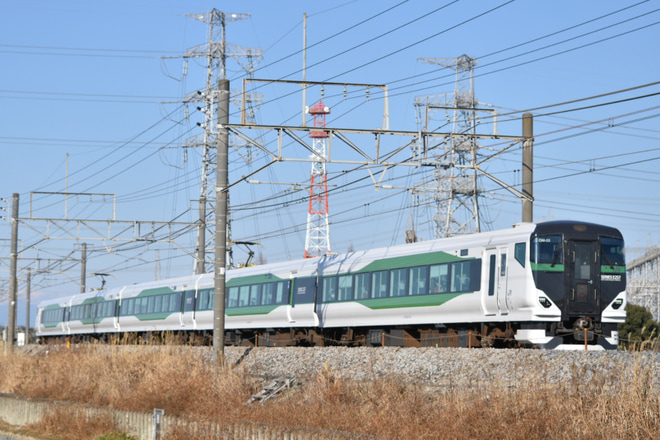 【JR東】E257系5500番台OM-53使用の臨時特急「成田山初詣ぐんま号」運転