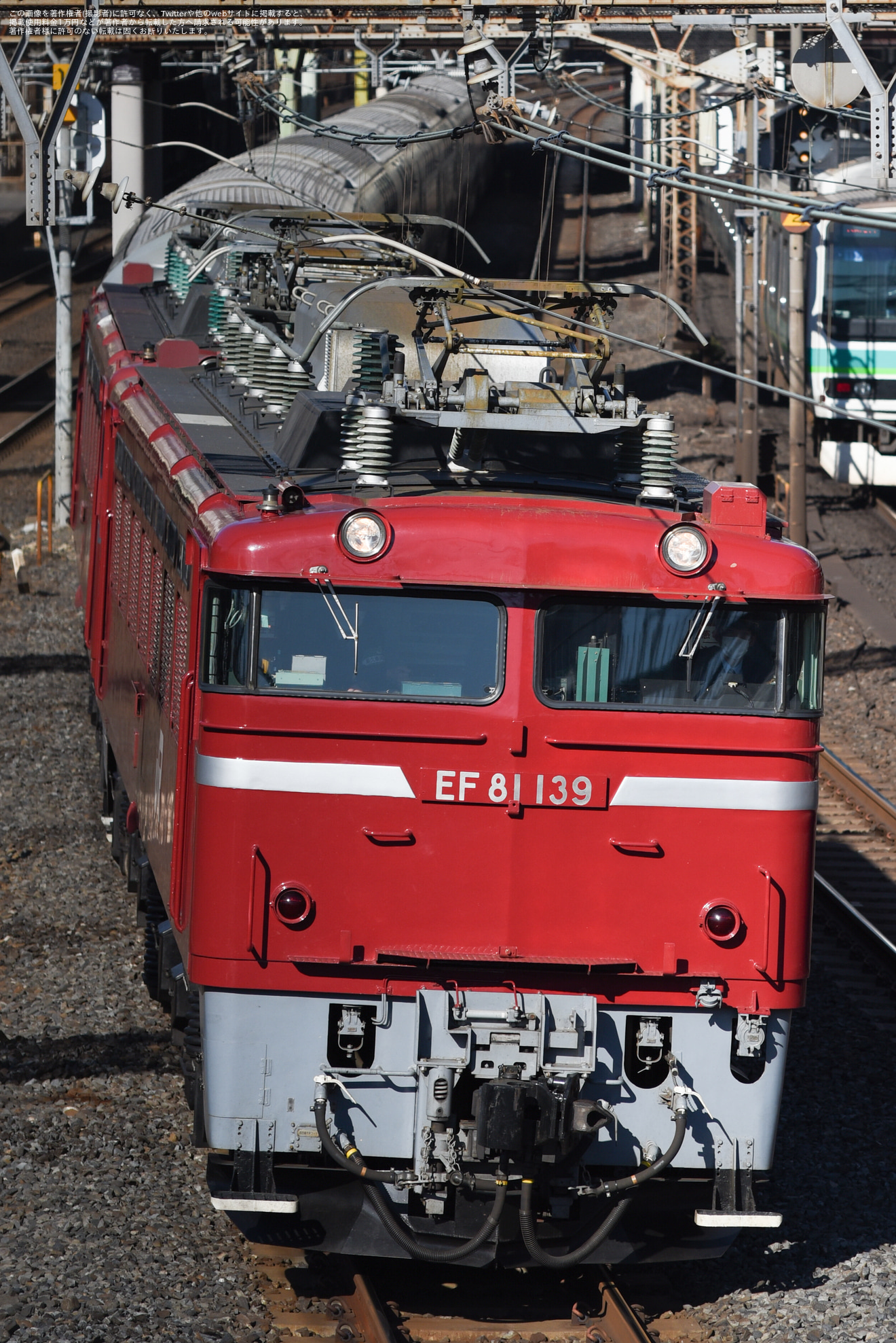 【JR東】EF81-139による救援でEF81-98牽引のカシオペア紀行返却回送が運転の拡大写真