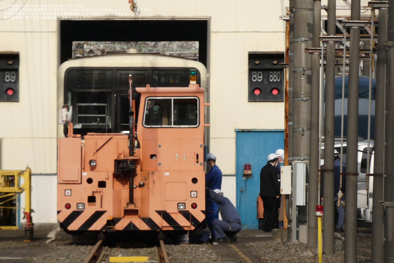 【小田急】8000形8062F(8062×4)廃車に伴うクーラー・部品撤去の拡大写真