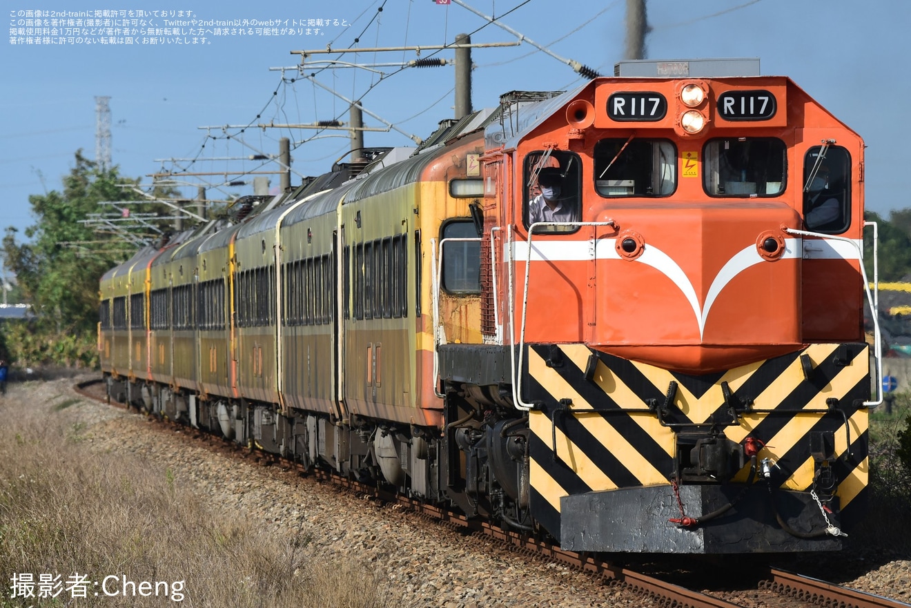 【台鐵】EMU300形EMU306+EMU301+EMU302廃車回送の拡大写真
