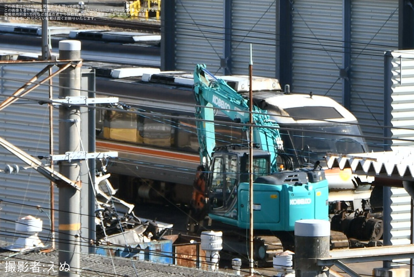 【JR海】キハ85系が西浜松で解体中の拡大写真