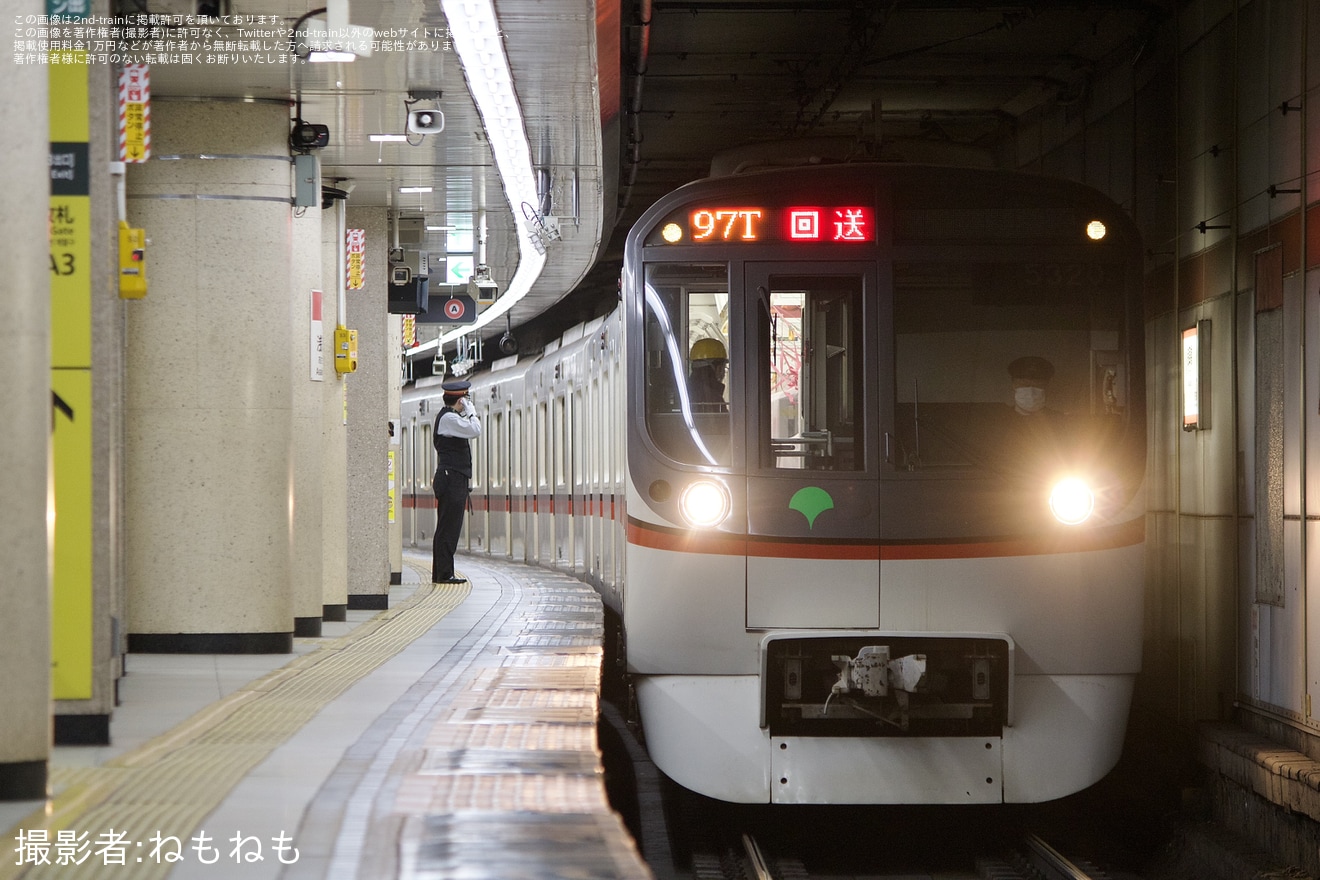 【都営】5300形5320編成東日本橋駅ホームドア輸送の拡大写真
