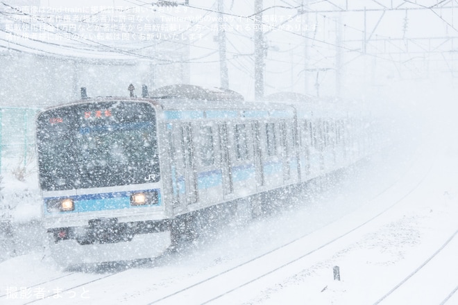 【JR東】E231系800番台が機器更新工事を終えて秋田総合車両センターで構内試運転を不明で撮影した写真