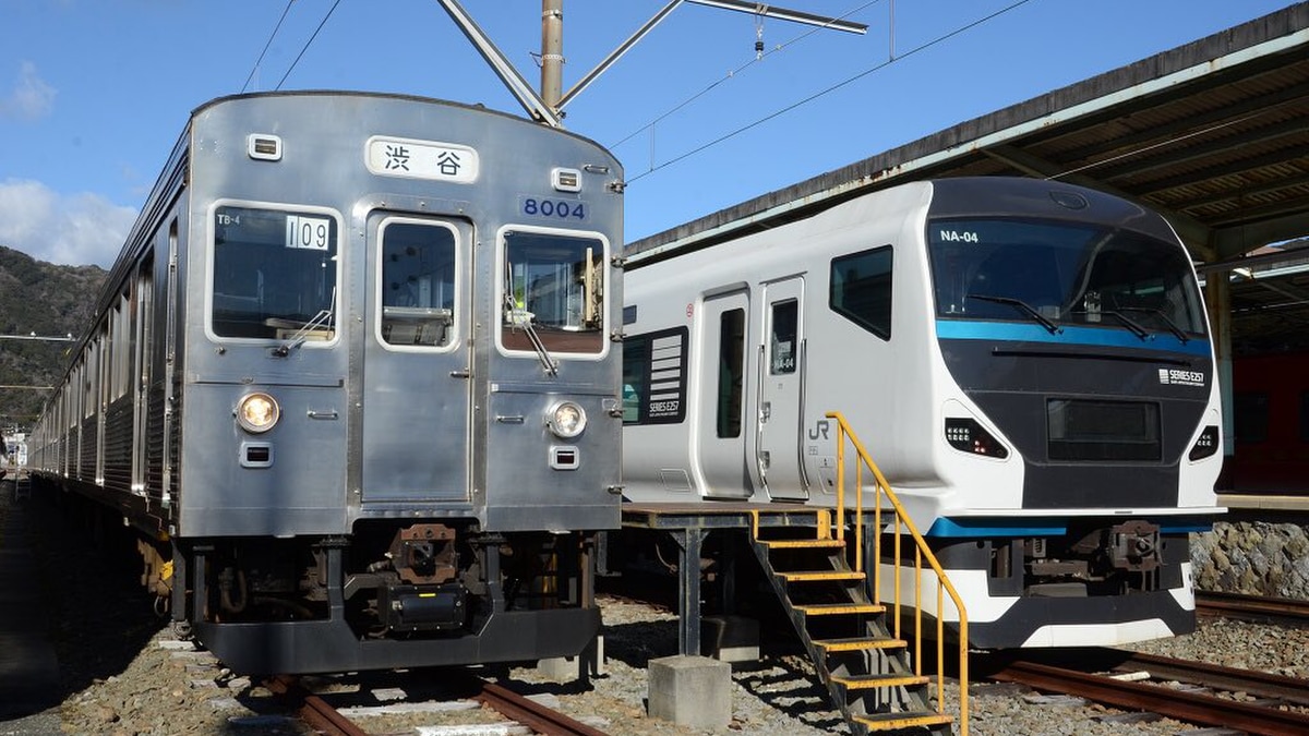 や*ん様 旧サボ板 急行伊豆号 東京−伊豆急下田 伊豆急】8000系TB-4編成を使用した株主向け撮影会 |2nd-train鉄道ニュース