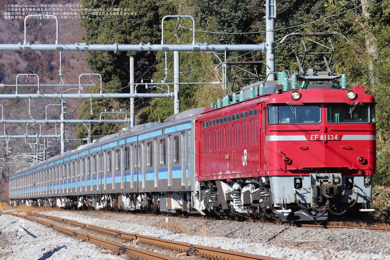 【JR東】E231系800番台ミツK3編成 秋田総合車両センター出場に伴う配給輸送の拡大写真