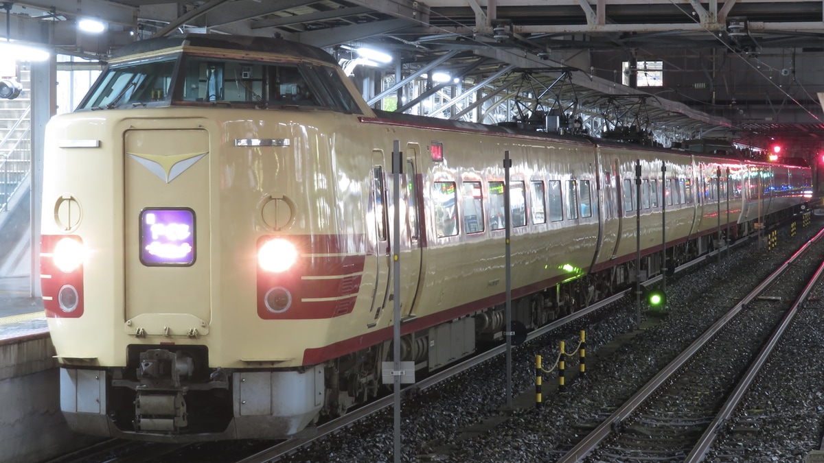 JR西】特急「やくも」号が国鉄色3両＋ゆったりやくも色4両で運転 |2nd