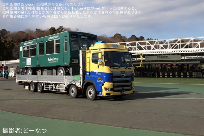 【西武】8500系V2編成 武蔵丘車両検修場出場陸送(202302)を不明で撮影した写真